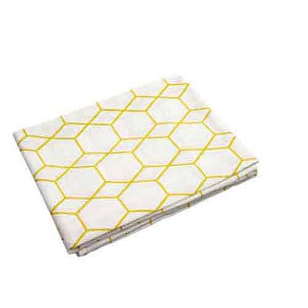 Heerlijke hydrofiele multidoeken of luiers Grid uit de collectie van Briljant Baby. De multidoeken bestaan uit 3 witte doeken met een gele strepenmotief.