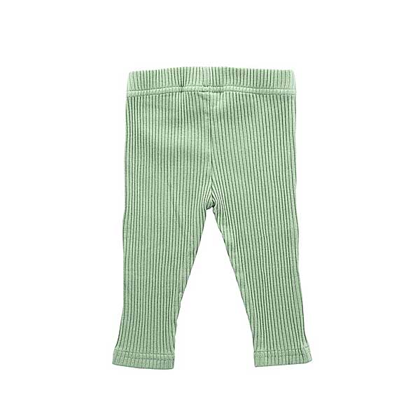 Een leuke lichtgroene legging gemaakt van rib stof. Deze legging komt uit de collectie Rib van Jolein. Leuk te combineren met een leuk shirtje of jurkje. 