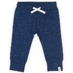 Heerlijk zacht en uiterst comfortabel broekje in de kleur blauw met witte stipjes voor jouw kleintje. Dit broekje komt uit de collectie Speckled Blue van Jollein.
