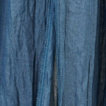 Maak met deze mooie blauwe ledikantsluier van het merk Jollein uit het Design Basics een heerlijke knusse slaapplek voor jouw kleintje.