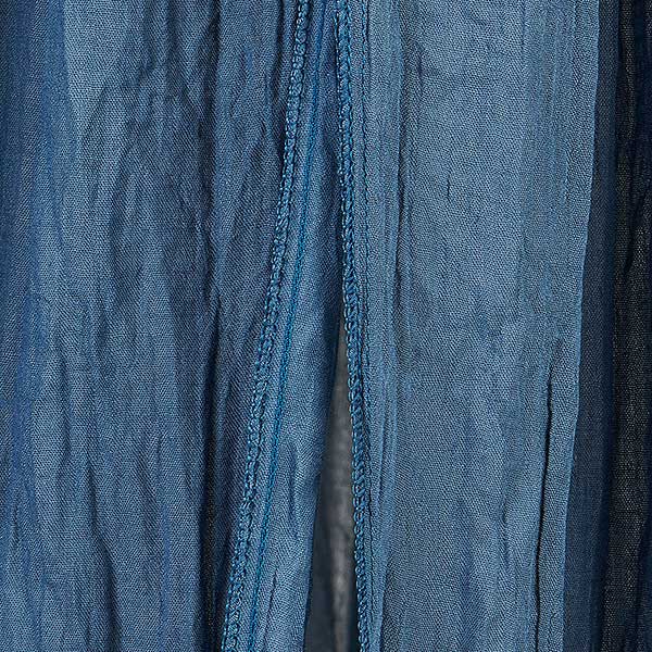 Maak met deze mooie blauwe ledikantsluier van het merk Jollein uit het Design Basics een heerlijke knusse slaapplek voor jouw kleintje.