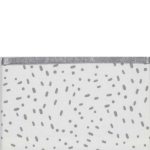 Dit geweldig mooie laken uit de collectie Minimal Grey van het kwaliteitsmerk Briljant Baby is gemaakt van hoge kwaliteit katoen en is voorzien van leuke vlekkenprint.