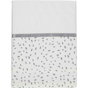 Dit geweldig mooie laken uit de collectie Minimal Grey van het kwaliteitsmerk Briljant Baby is gemaakt van hoge kwaliteit katoen en is voorzien van leuke vlekkenprint.