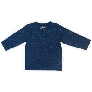 Een leuk blauw shirtje met lange mouw uit de collectie Speckled Blue van Jollein. Het shirtje heeft een fijne spikkels in de kleur wit. Gemaakt van biologisch katoen.