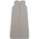 Soepele slaapzak met mooie neutrale spickle print. Matcht met elk beddengoed en matcht extra goed met de knitted collectie van Jollein.