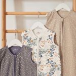 Soepele slaapzak met mooie neutrale spickle print. Matcht met elk beddengoed en matcht extra goed met de knitted collectie van Jollein.