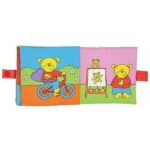 Dit leuke, kleurrijke boekje van Galt heeft acht verschillende pagina's met verschillende texturen en leuke activiteiten om te verkennen! Gemaakt van stof. De pagina's zijn gevuld met een leuk, krakend materiaal zodat het ook aantrekkelijk is voor de allerkleinsten.