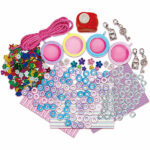 Maak jouw eigen medaillons met deze set van Galt. Stop de medaillons vol met bloemetjes en pailletten. Rijg ze aan het zijdeachtig koord samen met de zilveren en gekleurde kralen. Leuk om zelf te doen of cadeau te geven. 