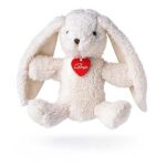 Hoi! Mijn naam is Julie. Ik ben heel lief, zacht en netjes opgevoed. Ja, zo ben ik mevrouw de haas. Mijn beschaafde gedrag en mogelijk ook blauw bloed staan mij niet toe mijn geheime dromen te realiseren. Maar het belet mij niet op mijn vriendjes te spelen. Daarom zal ik altijd met liefde op jou wachten en een versiering zijn in jouw huis.