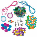 Maak jouw eigen medaillons met deze set van Galt. Stop de medaillons vol met bloemetjes en pailletten. Maar je kan er natuurlijk ook een foto in doen of een haarlokje.