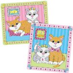 Deze diamond painting is speciaal voor kinderen. Het bestaat uit 2 prachtige plaatjes van katten. Geschikt voor iedereen die gek is op katten.  Versier de plaatjes met de meegeleverde pailletten door het beschermfolie te verwijderen en plak de pailletten op met behulp van het speciale meegeleverde waspotlood. 
