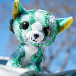 Knuffel Deer Bock van Lumo Stars in groen wit en blauw met grote glanzende ogen en zachte pluche vacht