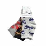 Heerlijk zachte sokken voor jouw kindje. Deze set bestaat uit 3 verschillende sets: 1x grijze met rode auto's, 1x zwart met bruine auto's & 1x lichtgrijs met blauwe takelwagens.