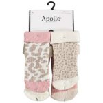 Schattige sokjes voor de voetjes van je baby. Set bestaat uit 1x roze sokjes met tekst, 1x beige met panterprint, 1x gebroken wit met tijgerprint & 1x beige met het hoofd van een hondje.