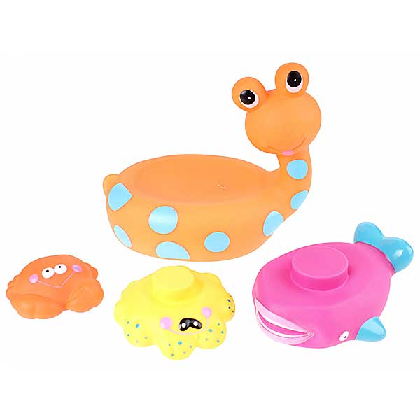 Super leuke oranje badslak met heeft leuke blauwe stippen. Hij komt samen met 3 vrolijk gekleurde vriendjes, namelijk de walvis, zee-egel & krab.