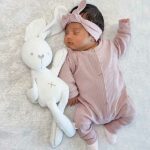 Een heerlijk zacht boxpakje Big Rib Pink van soepele rib tricot komt uit de collectie van Little Adventure. Het boxpakje heeft geen voetjes.