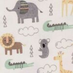 Een leuke ecru kleurige rompertje met de bedrukking van verschillende dieren zoals een olifant, koala, krokodil en leeuw. De hals en pijpjes zijn afgezet met grijze bies. Gemaakt van katoen.