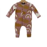 Dit mooie boxpakje Pink Sky is gemaakt van biologisch katoen. Gemaakt door de ontwerpster Ferial de Groot.