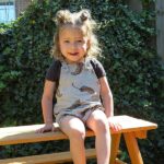 Heerlijk zacht en uiterst comfortabel grijs tuinbroekje met korte pijpen. Voorzien van een leuke print van luipaarden en komt uit de collectie van Hot Pink.