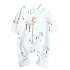 Een heerlijk zacht boxpakje Flamingo in de kleur gebroken wit, zonder voetjes, van soepele tricot met een leuke flamingo print uit de collectie van Hot Pink