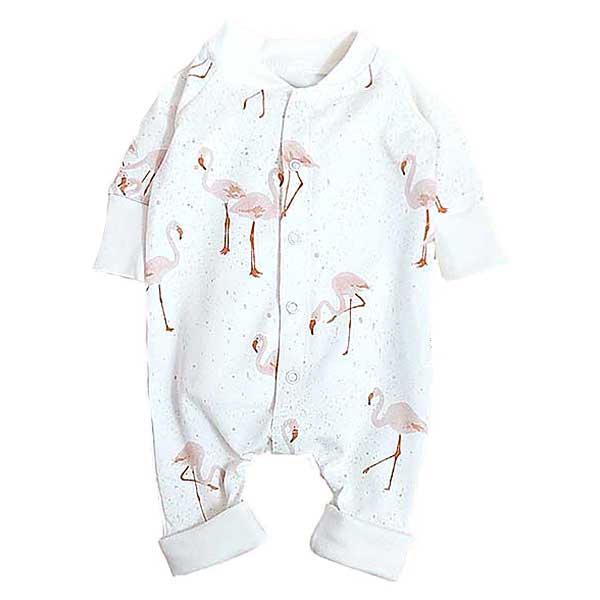 Een heerlijk zacht boxpakje Flamingo in de kleur gebroken wit, zonder voetjes, van soepele tricot met een leuke flamingo print uit de collectie van Hot Pink