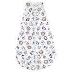 Een mooi ronde slaapzak in de maat 86. Witte ondergrond met diverse dierenhoofden. De slaapzak bestaat uit 1 laag gemaakt van 100% zacht katoen en is hierdoor perfect voor de warmere zomerdagen en -nachten. Het katoen ademt goed, heeft een goede vochtregulatie, houdt je kleintje op de juiste temperatuur en zorgt er zo voor dat het zomers niet te warm wordt.