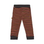 Een gestreept broekje in de kleuren bruin en zwart uit de Dino Park collectie van Frogs and Dogs. Een stoer broekje aan de zijkant 2 zakjes en een elastische broeksband.