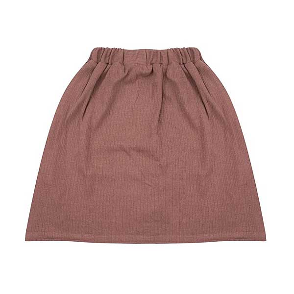 Deze maxi rok Burlwood komt uit de collectie van Little Indians. Het rokje heeft aan de voorkant sierknoopjes. Gemaakt van biologisch katoen.
