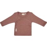 Dit mooie shirt lange mouw Burlwood komt uit de collectie van Little Indians. Het shirtje heeft een overslagsluiting. Gemaakt van biologisch katoen.