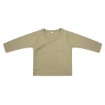 Dit mooie shirt lange mouw Sponge komt uit de collectie van Little Indians. Het shirtje heeft een overslagsluiting. Gemaakt van biologisch katoen.