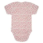 Deze mooie romper met korte mouw Leopard komt uit de collectie van Little Indians. Het rompertje heeft een overslag en drukkertjes tussen de beentjes.