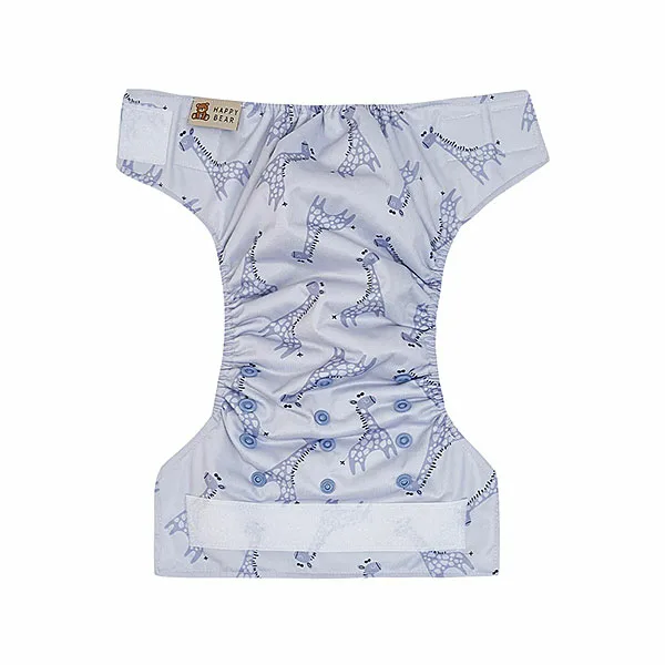 Een makkelijke wasbare dagluier in het design Giraffe Blue. Deze luier is te gebruiken vanaf de geboorte tot zindelijkheid. Met verwijderbare booster voor extra absorptie.