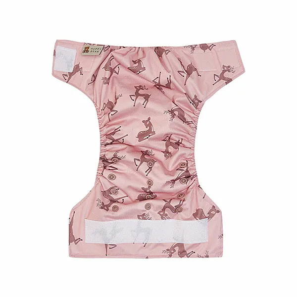 Een makkelijke wasbare dagluier in het design Deer Oh. Deze luier is te gebruiken vanaf de geboorte tot zindelijkheid. Met verwijderbare booster voor extra absorptie.