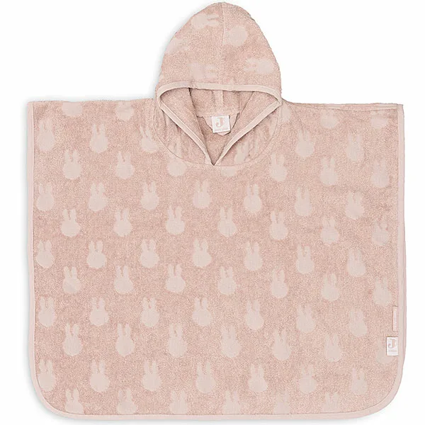 Een heerlijke zachte badponcho in de kleur oudroze van het merk Jollein. Het design van deze badponcho is Nijntje en is gemaakt van badstof katoen. Heerlijk warm en makkelijk voor na het douchen of badderen.