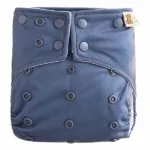 Een makkelijke wasbare pocketluier in het design Denim. Deze luier is te gebruiken vanaf de geboorte tot zindelijkheid. Met dubbele lekgoten en verwijderbare booster voor extra absorptie.
