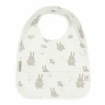 Een leuke set waterproof slabben uit de collectie Miffy (Nijntje) & Snuffy Olive Green. De set bestaat uit 2 verschillende slabben met een opdruk van de vriendjes. 