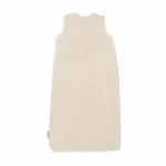 Een heerlijke zachte slaapzak in de kleur gebroken wit uit de collectie van Jollein. Deze slaapzak is gemaakt van hydrofiel katoen en uitermate geschikt voor de warme dagen of in combinatie met een lakentje of deken.