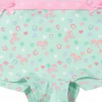 Een leuk setje mintgroen ondergoed Horse van FunderWear. Het setje bestaat uit 2 onderbroekjes en 1 hemdje. Beide onderbroekjes hebben een andere print. Gemaakt van zacht katoen.