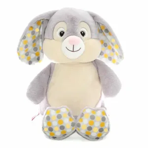 Clovis Brampton Grey Bunny Polka Dot is een heel lief en zacht knuffelkonijn. Hij heeft een grijs lichaam met een pluizige grijze staart. Zijn vacht is lekker zacht en hij heeft grote slappen oren met aan de binnenkant gekleurde stippen. Zijn wangen zijn schattig mollig en hij heeft grote grijze ogen.