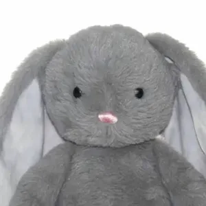 Grey Dumble Bunny is een hele lieve konijntje in de kleur grijs. Dumble Bunny heeft hele grote hangoren. Deze zijn wit aan de binnenzijde net zo als de onderkant van zijn poten. Hij heeft mooie zwarte ogen.