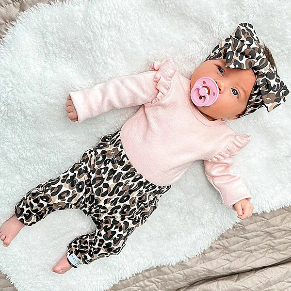 Hier vindt je de legging Lilly Leopard van May Mays. Met deze legging zal jouw kleintje de show stelen. Of het nu is op een feestje, speeldate of een dagje in de opvang.