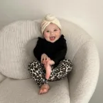 Hier vindt je de legging Lilly Leopard van May Mays. Met deze legging zal jouw kleintje de show stelen. Of het nu is op een feestje, speeldate of een dagje in de opvang.