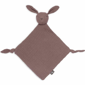 Dit schattige speendoekje Bunny Ears Chestnut, in de vorm van een lief konijntje, is gemaakt van extra zacht wrinkled hydrofiel katoen. Het doekje is niet alleen een knuffelvriend voor je baby, maar ook een handig accessoire om de speen binnen handbereik te houden. Laat je kleintje knuffelen met dit zachte konijntje voor troost en gemak, altijd binnen handbereik.