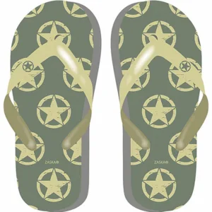 Stoere teenslippers in de kleur legergroen. De teenslippers hebben een bedrukking van gele sterren. Heerlijk voor naar het strand of het zwembad.