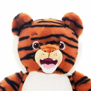 Shah Shoorah is een brullende tijger. Hij heeft een oranje vacht met zwarte strepen. Een mooie witte buik en kin. Aan zijn hoofd heeft hij 2 witte zijranden. Hij heeft bruine ogen en een oranje bruine neus. In zijn mond zijn 3 tanden te zien.