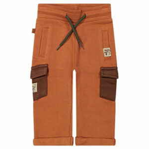 Een leuke bruine cargobroek met omslag uit de collectie van Firends in the Woods van Frogs and Dogs. Deze collectie is een speelse en tegelijkertijd stoer collectie. Ideaal om in de spelen en te stralen.