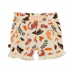 Hier vindt je het leuke korte broekje met dierenprint uit de collectie Jungle van Frogs en Dogs. Deze korte broek in de kleur ecru met een bonte print van jaguars & bladeren in de kleuren rood, bruin en oranje is gemaakt van zachte materialen.