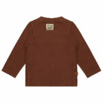 Dit stoer shirtje met lange mouw in de kleur bruin de tekst Young & Wild komt uit de collectie Friends of the Woods van Frogs and Dogs. Het bruine shirt heeft op de voorzijde de tekst Young & Wild staan in een puffprint. Op de linkerschouder zitten 2 knoopjes.