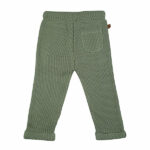 Dit groene broekje Waffle komt uit de Spring Sea Life collectie van Frogs and Dogs. De Spring Sea Life collectie is een stoere collectie met leuke items. Het broekje heeft een elastische band met koord en aan de pijpjes hebben omgeslagen boordjes. Het broekje heeft 2 steekzakjes aan de voorzijde en op de kont 1 zakje.