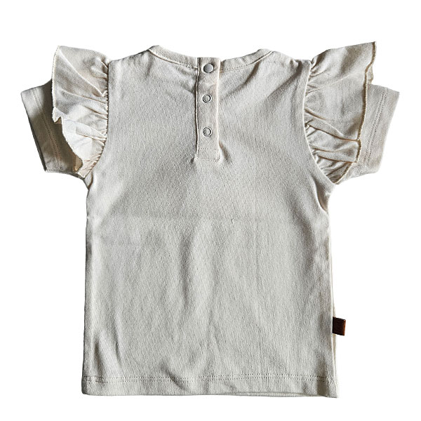 Dit leuke shirtje Little Bunny met korte mouw komt uit Spring Lucky collectie van Frogs and Dogs. Het shirtje heeft een afbeelding van een konijnenhoofd op de voorzijde. De rand van het hoofdje is in de kleur aubergine en in het hoofdje staan diverse kleine bloemetjes geprint.